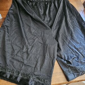 Half Slip Medium Velrose black Nylon Lace Trimmed Elastic Waist leggings size 4